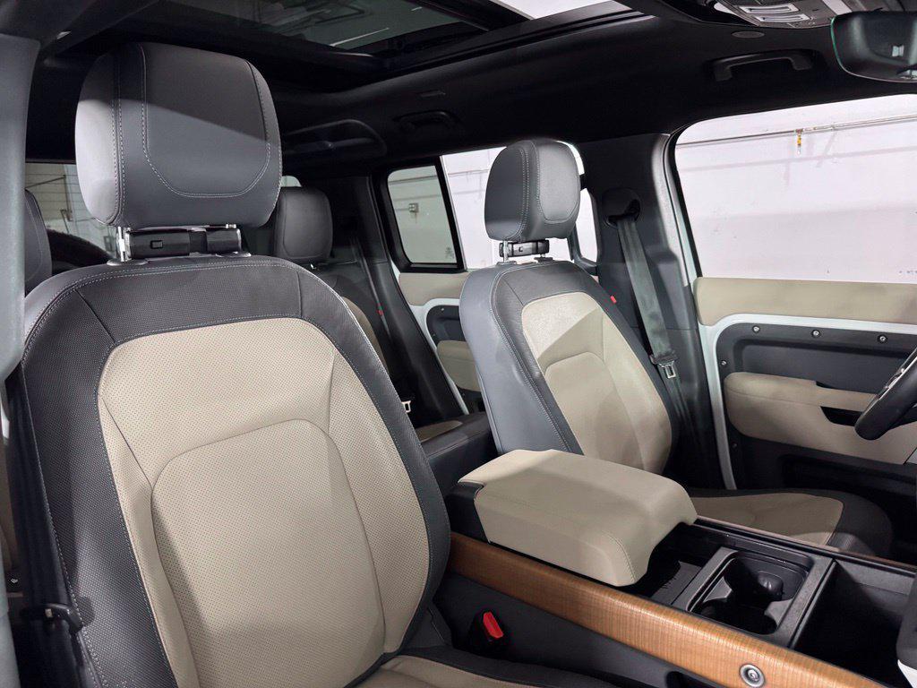 Land Rover Defender view 53
