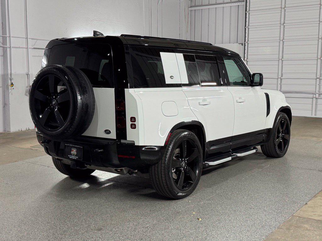 Land Rover Defender view 13