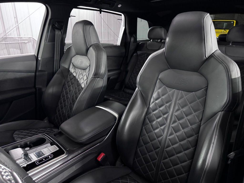 Audi SQ7 view 40