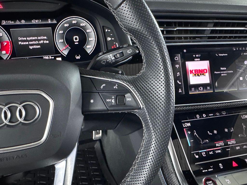 Audi SQ7 view 30