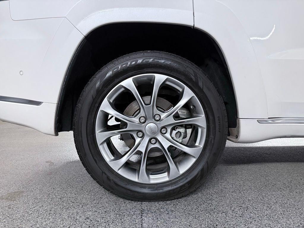 used 2021 Jeep Grand Cherokee car, priced at $28,500