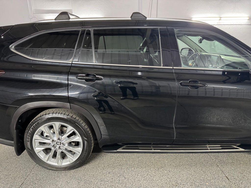 used 2020 Toyota Highlander car, priced at $35,000