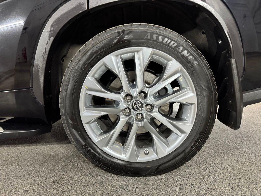 used 2020 Toyota Highlander car, priced at $35,000