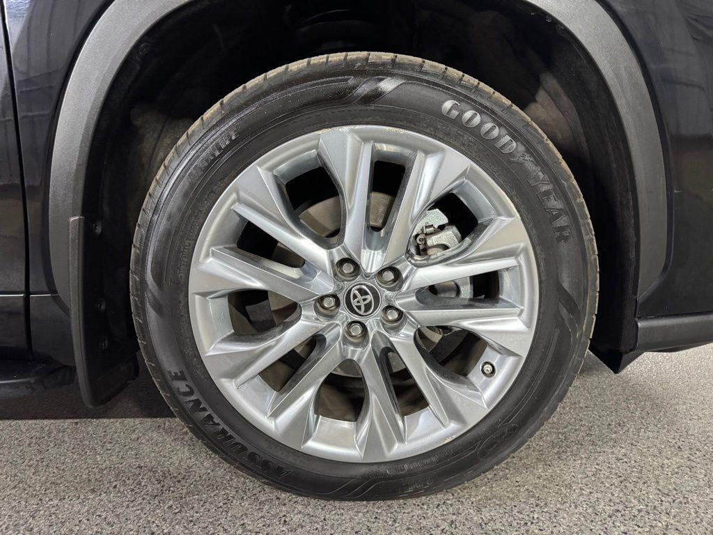 used 2020 Toyota Highlander car, priced at $35,000