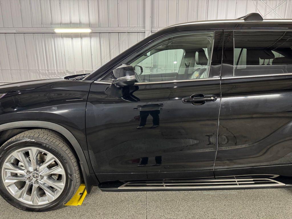used 2020 Toyota Highlander car, priced at $35,000