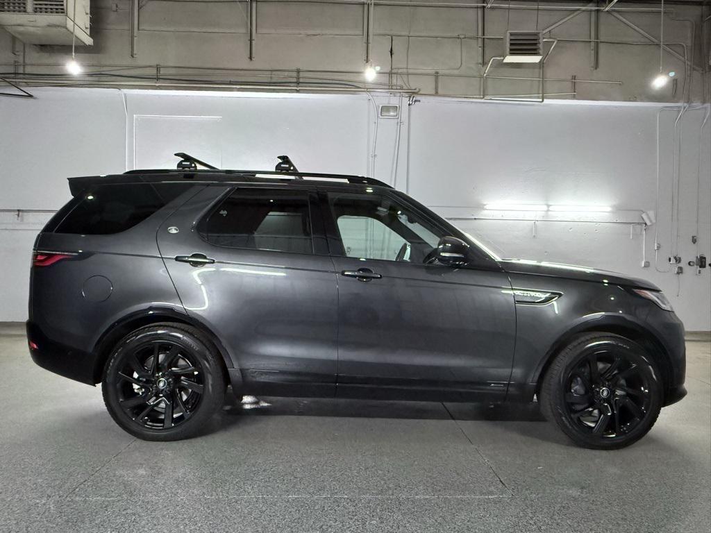 used 2022 Land Rover Discovery car, priced at $39,900