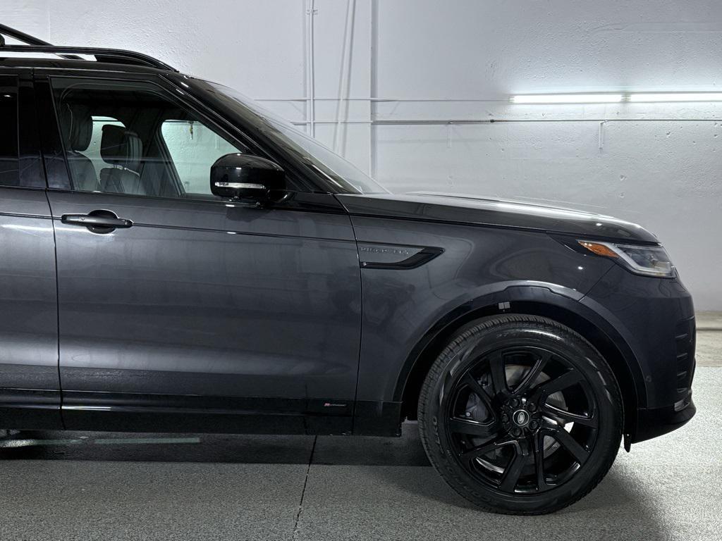used 2022 Land Rover Discovery car, priced at $39,900