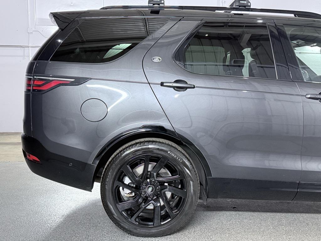 used 2022 Land Rover Discovery car, priced at $39,900