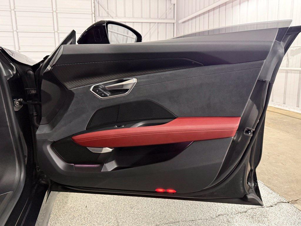 Audi e-tron GT view 32