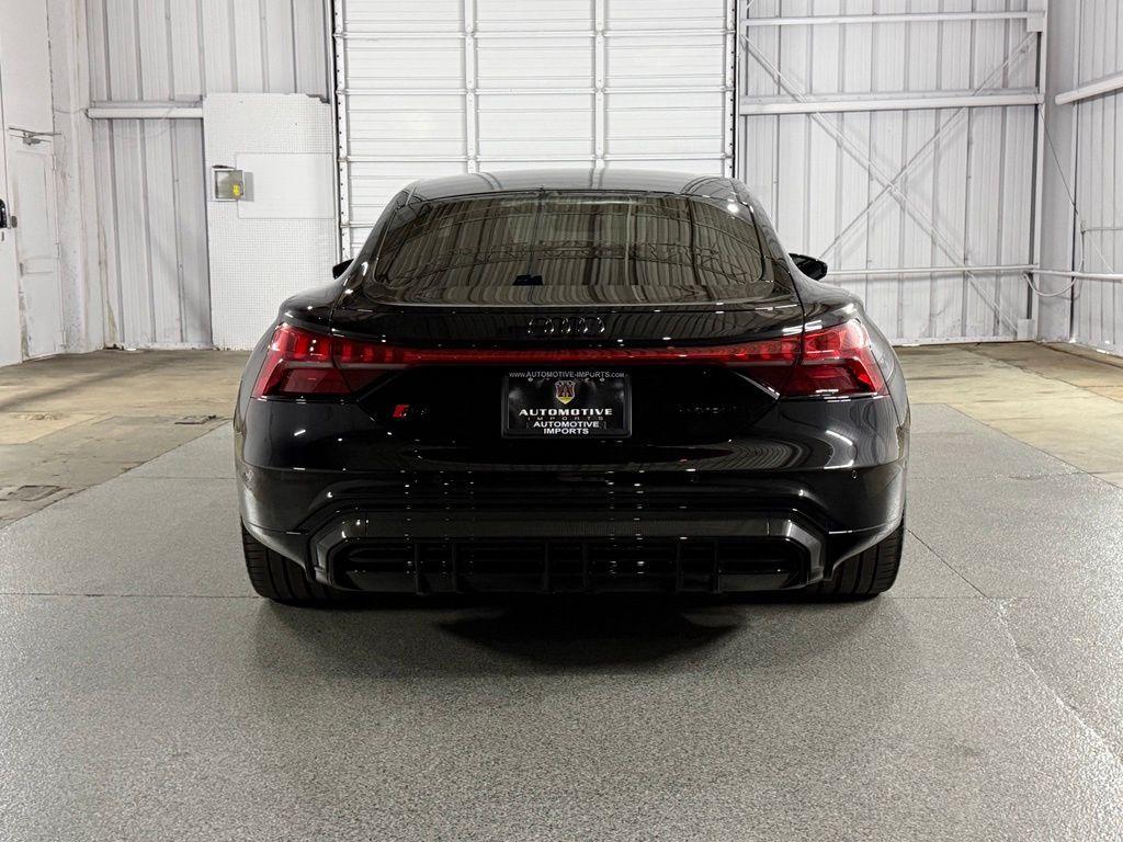 Audi e-tron GT view 11