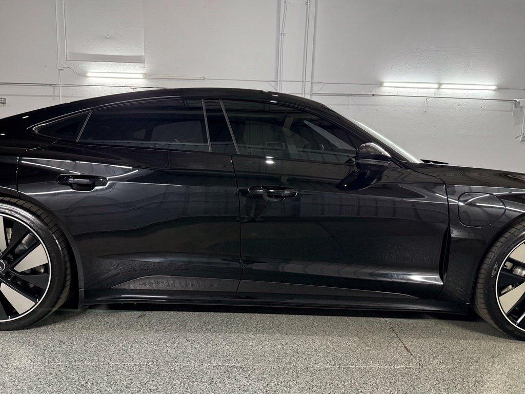 Audi e-tron GT view 7