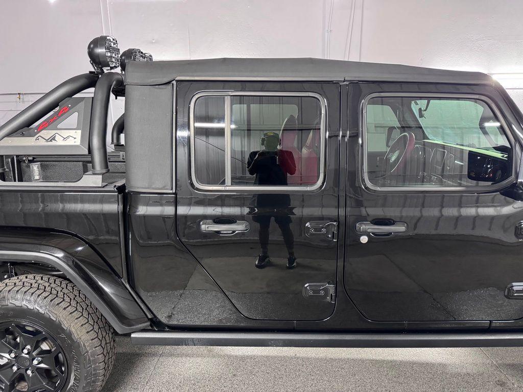 used 2022 Jeep Gladiator car, priced at $29,000