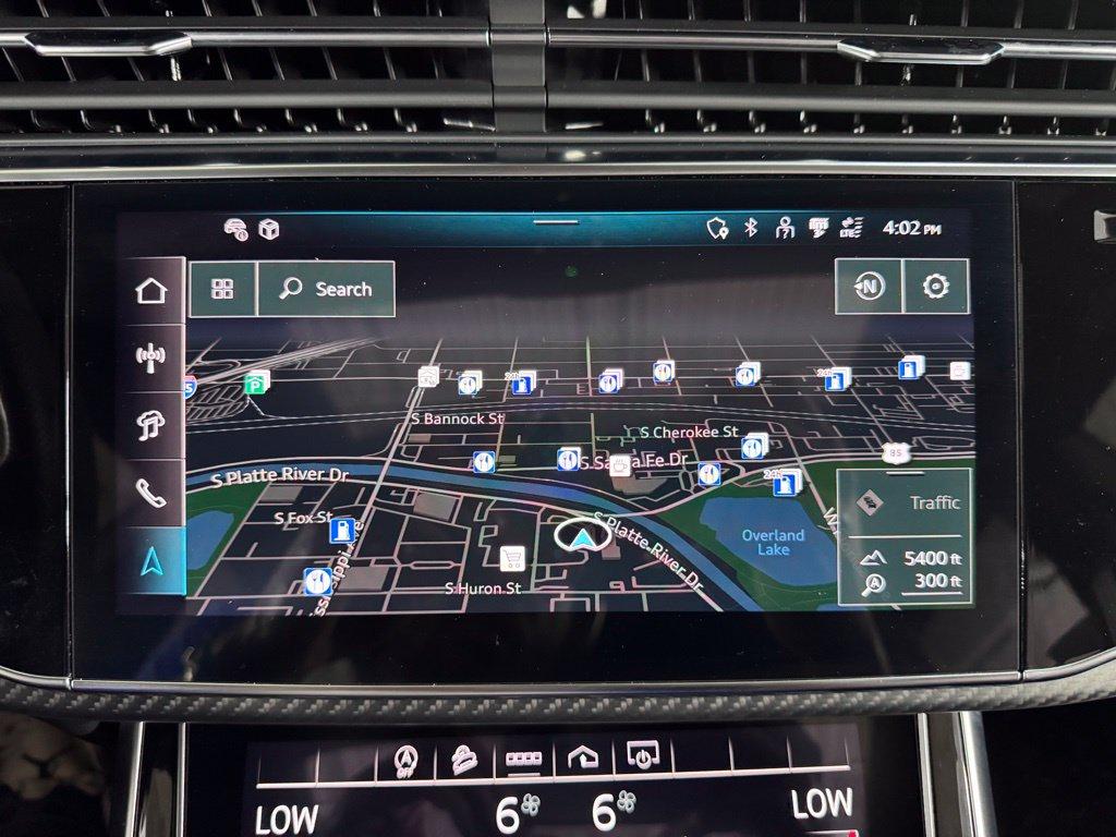Audi SQ8 view 28