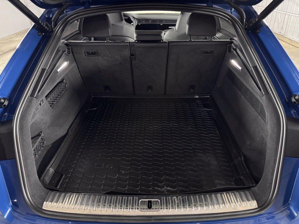 Audi SQ8 view 47