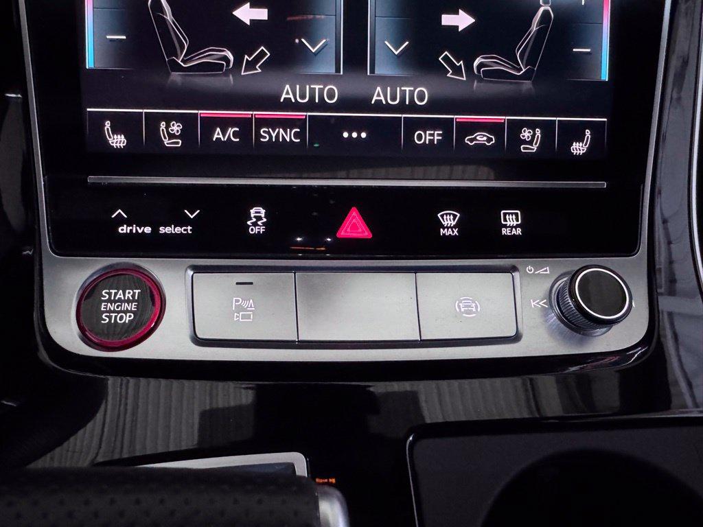 Audi SQ8 view 34