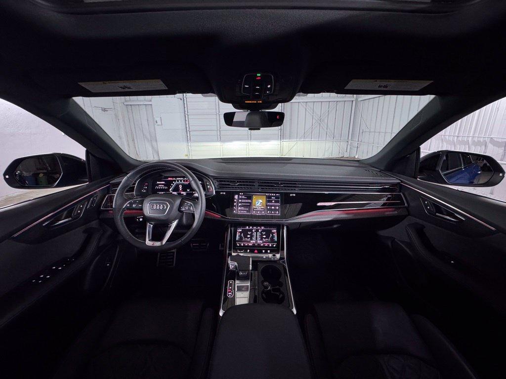 Audi SQ8 view 16