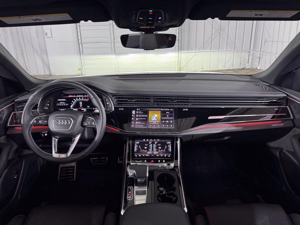 Audi SQ8 view 15