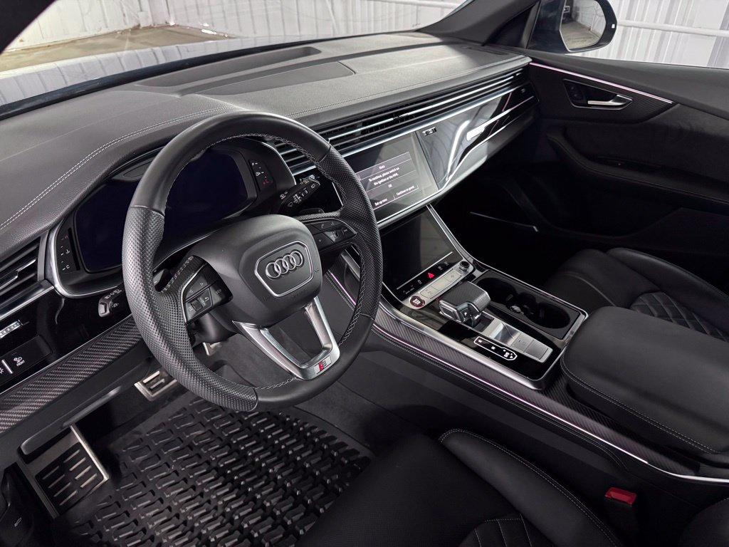 Audi SQ8 view 17