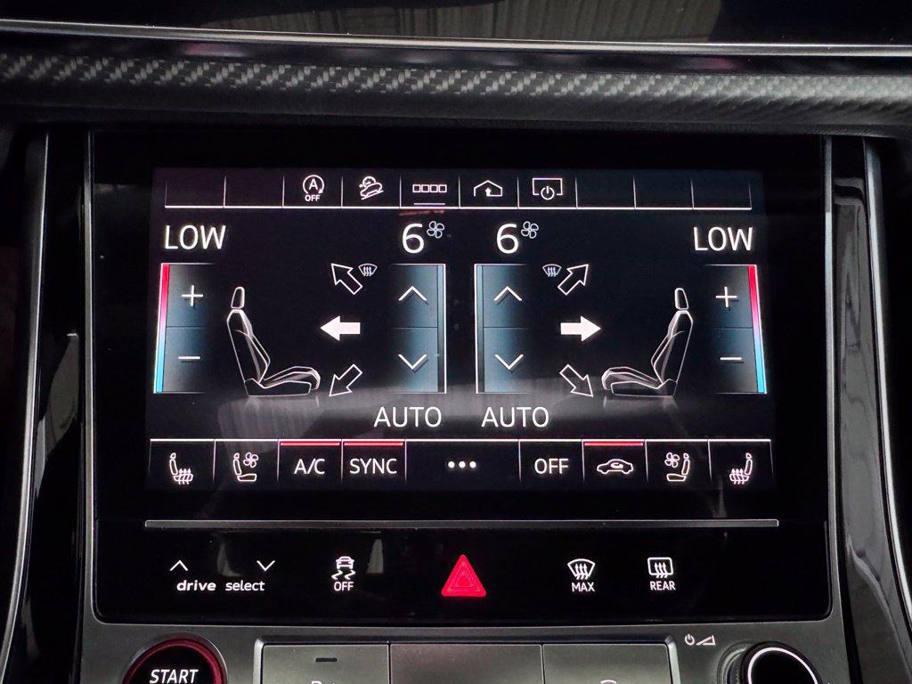 Audi SQ8 view 30