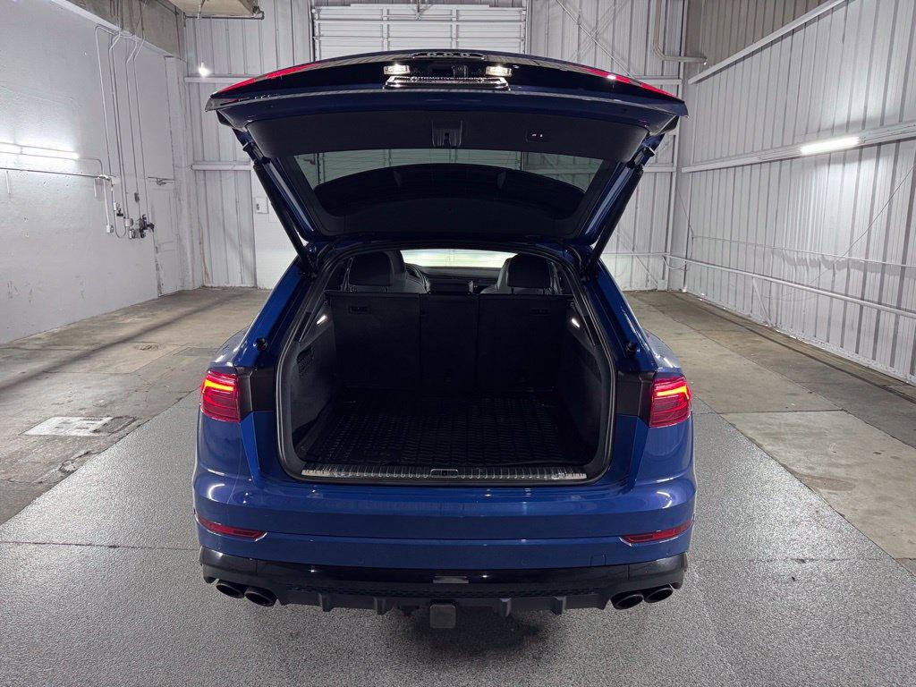 Audi SQ8 view 48