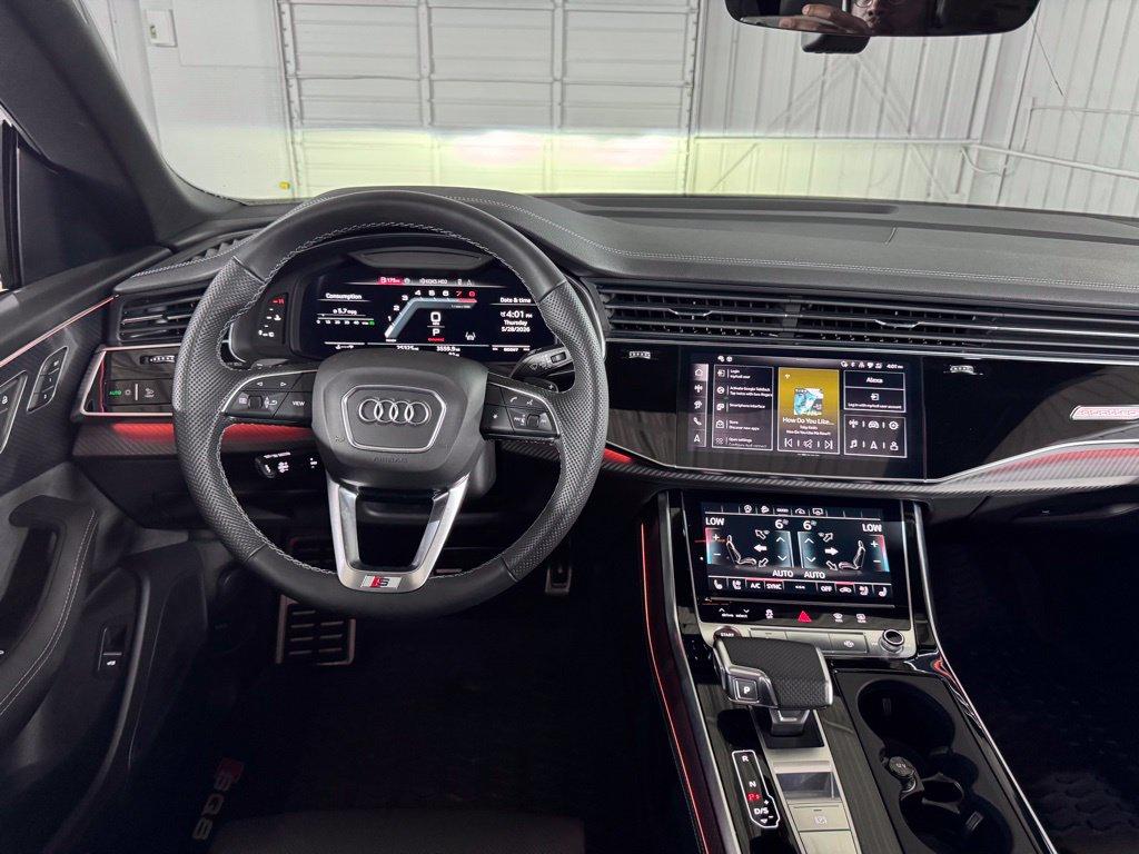 Audi SQ8 view 20