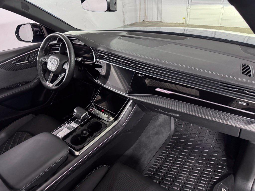 Audi SQ8 view 44