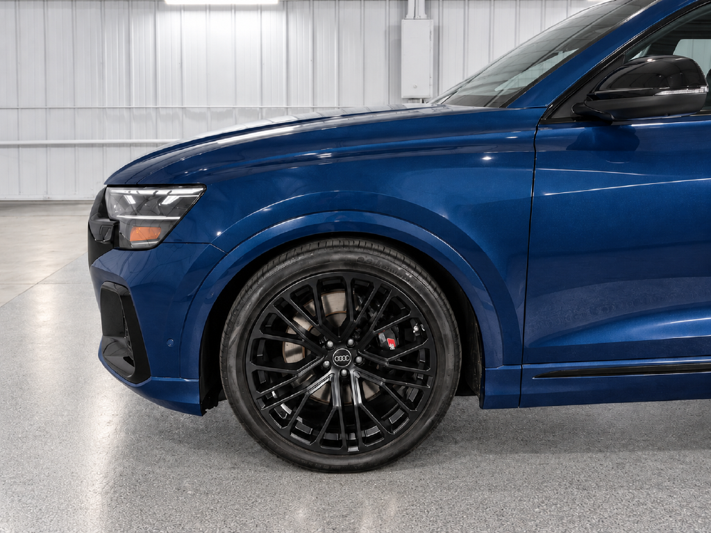 Audi SQ8 view 14