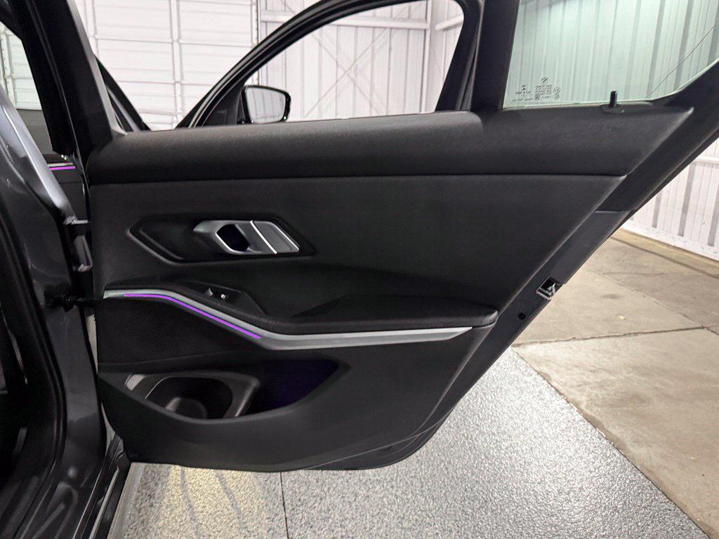 BMW 3 Series view 29