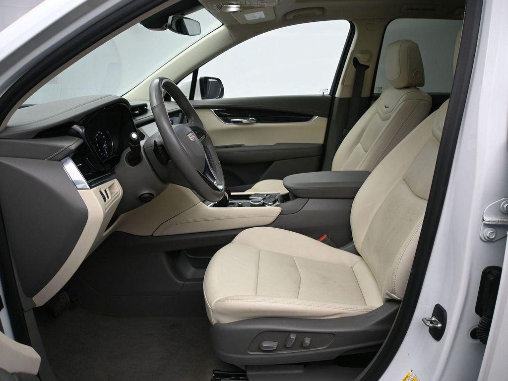 used 2021 Cadillac XT6 car, priced at $26,988