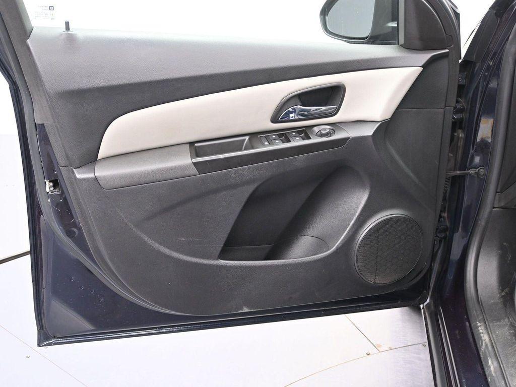 used 2014 Chevrolet Cruze car, priced at $7,888