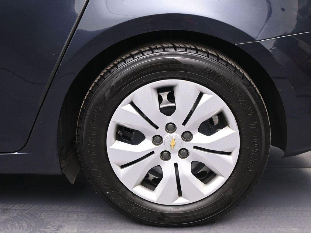 used 2014 Chevrolet Cruze car, priced at $7,888