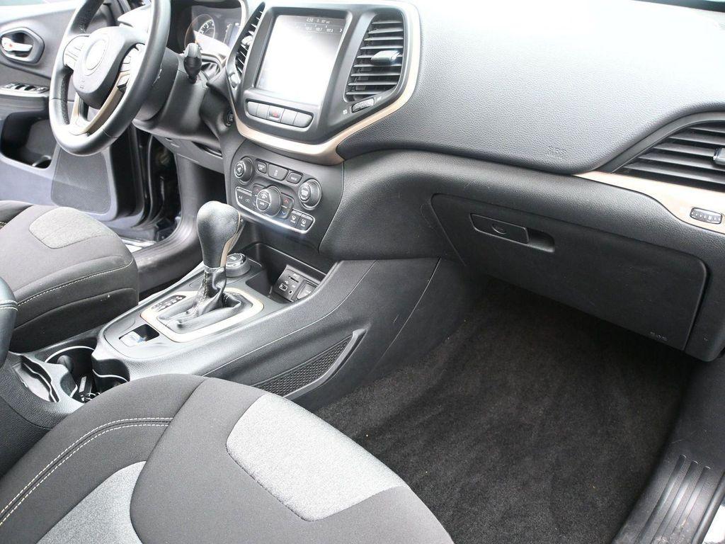 used 2014 Jeep Cherokee car, priced at $10,988