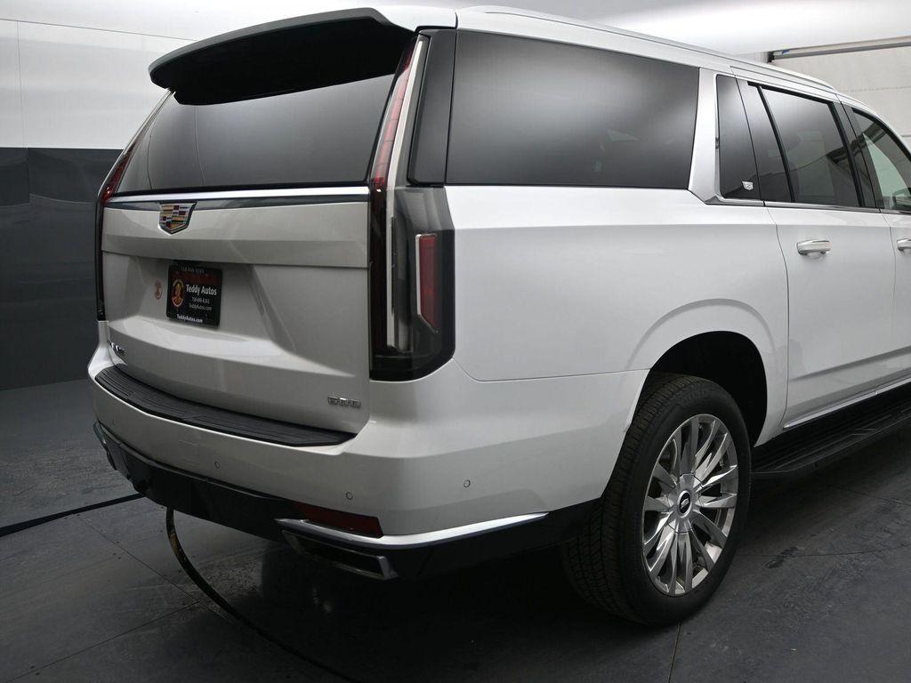 used 2021 Cadillac Escalade ESV car, priced at $57,788