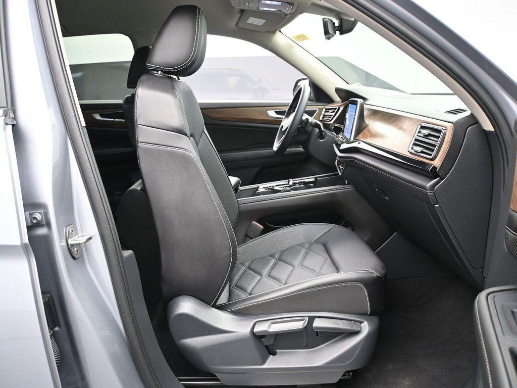 used 2024 Volkswagen Atlas car, priced at $32,488