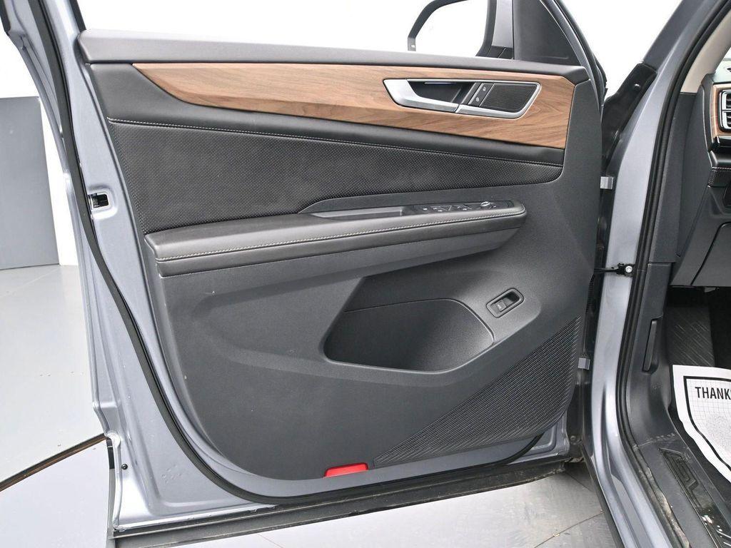 used 2024 Volkswagen Atlas car, priced at $32,488