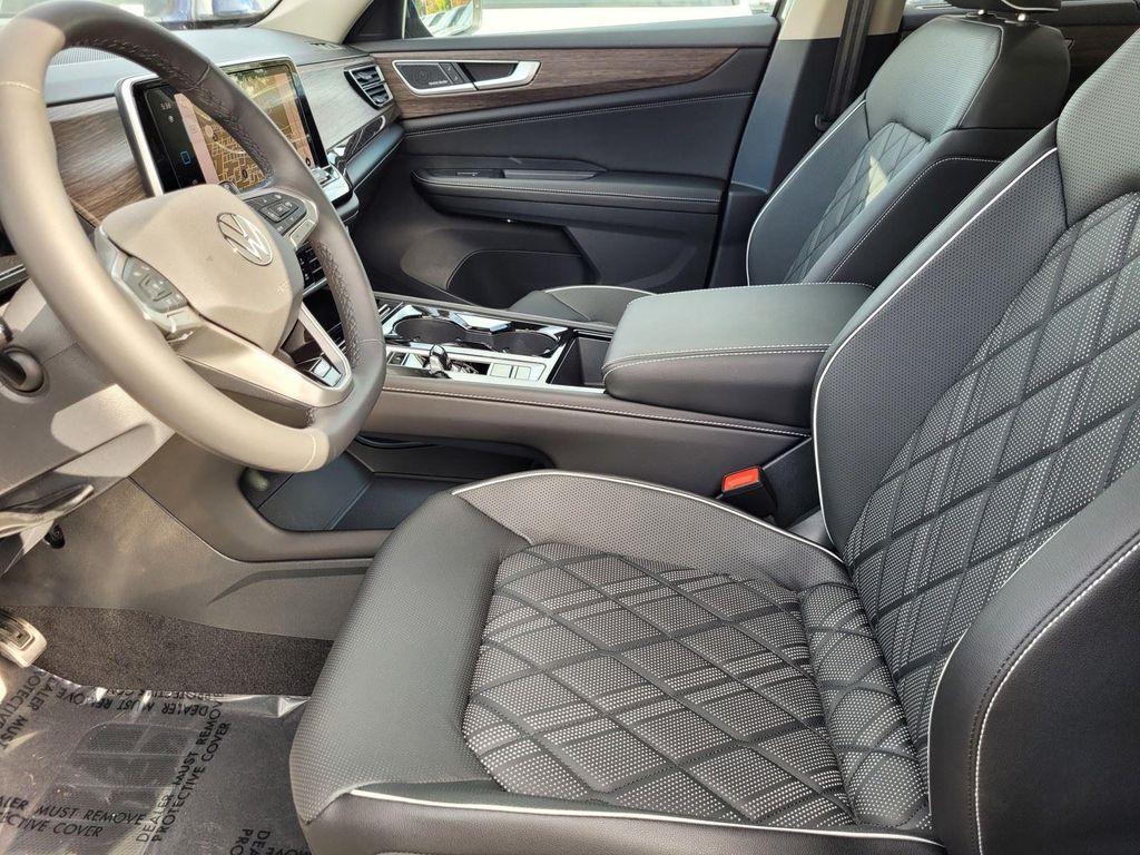 new 2026 Volkswagen Atlas car, priced at $53,304