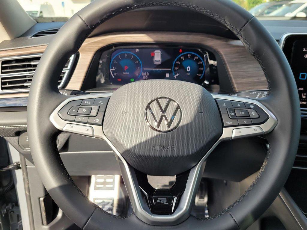 new 2026 Volkswagen Atlas car, priced at $53,304
