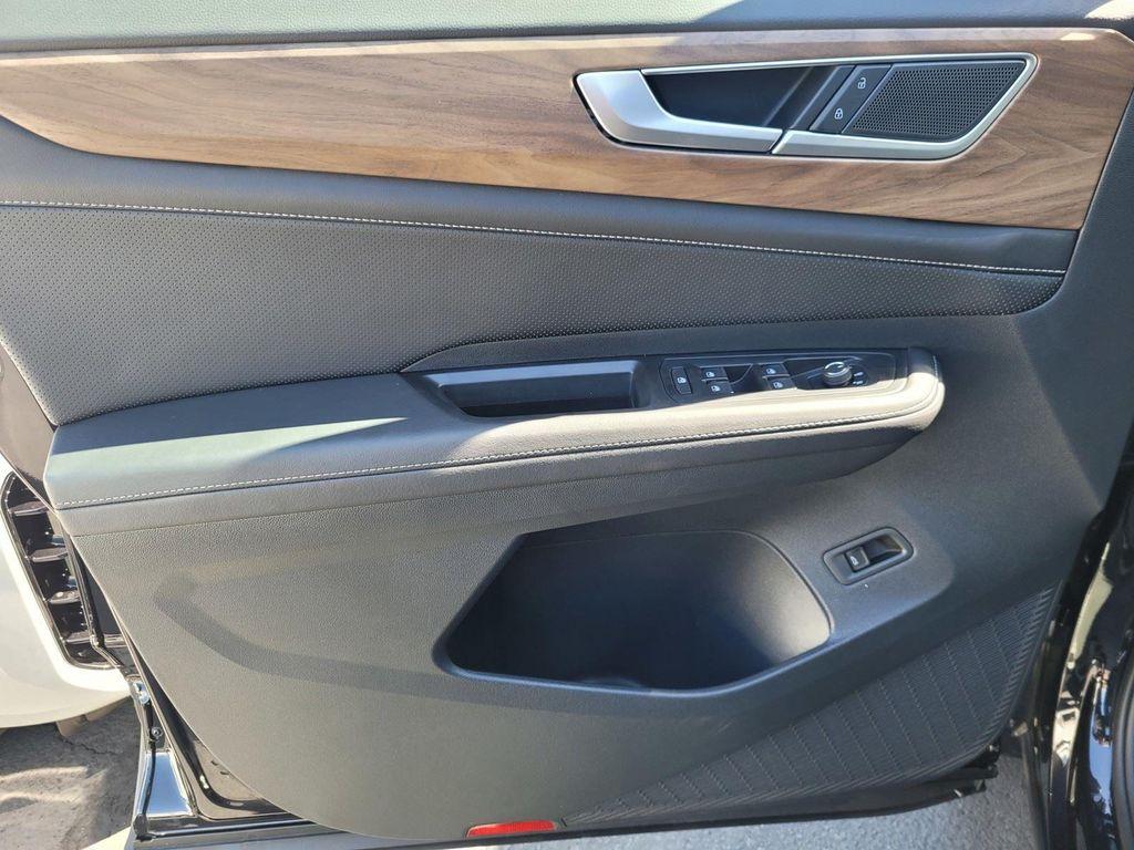 new 2026 Volkswagen Atlas car, priced at $43,375