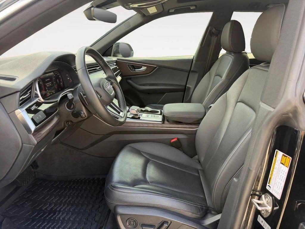 Audi Q8 view 19