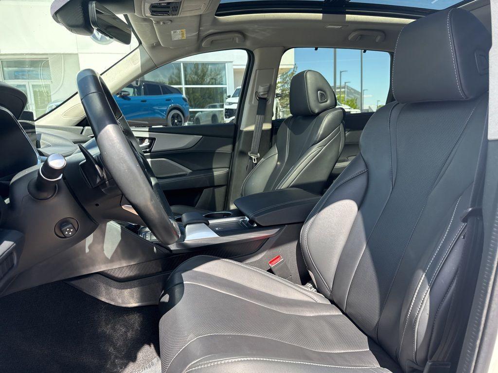 used 2023 Acura MDX car, priced at $40,008