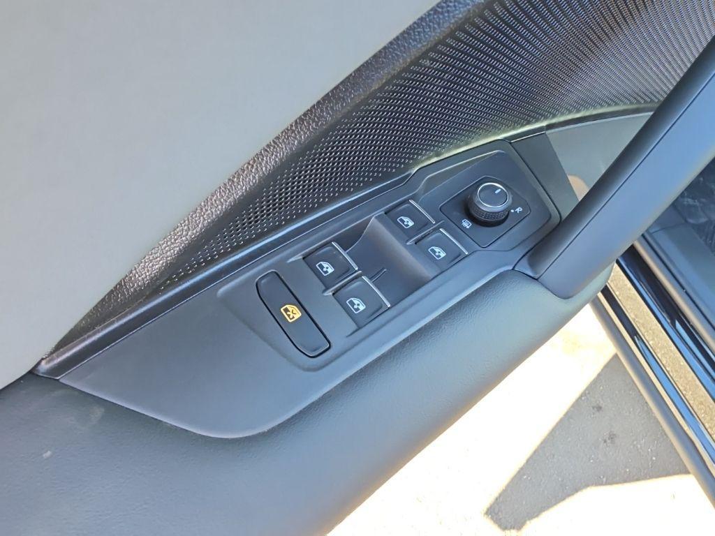 new 2026 Volkswagen Tiguan car, priced at $38,549