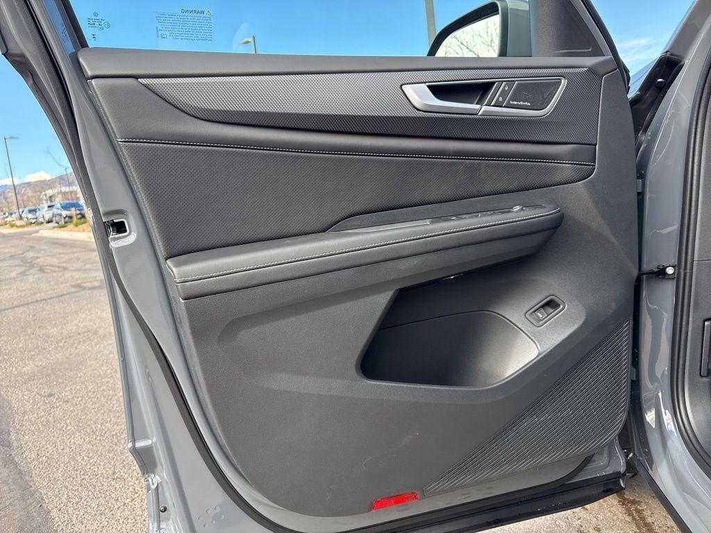 new 2026 Volkswagen Atlas Cross Sport car, priced at $50,697