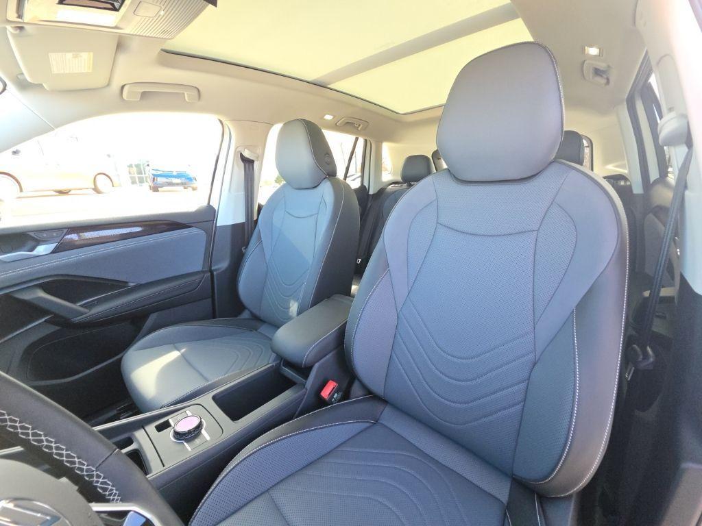 new 2026 Volkswagen Tiguan car, priced at $35,357