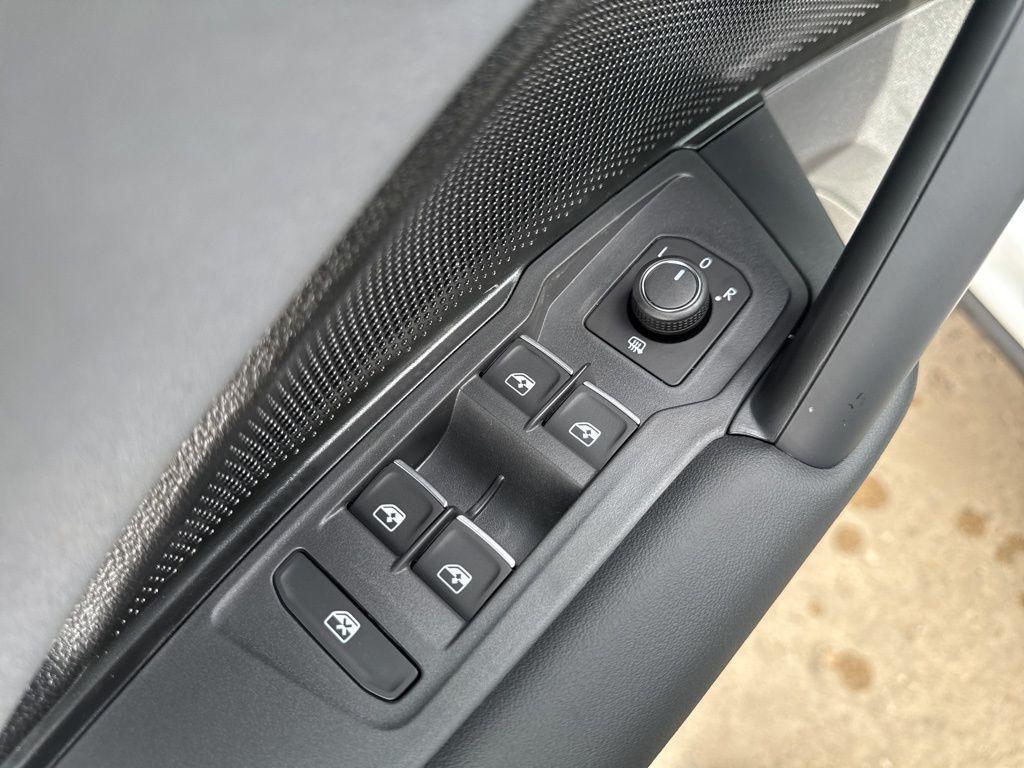 new 2026 Volkswagen Tiguan car, priced at $35,357