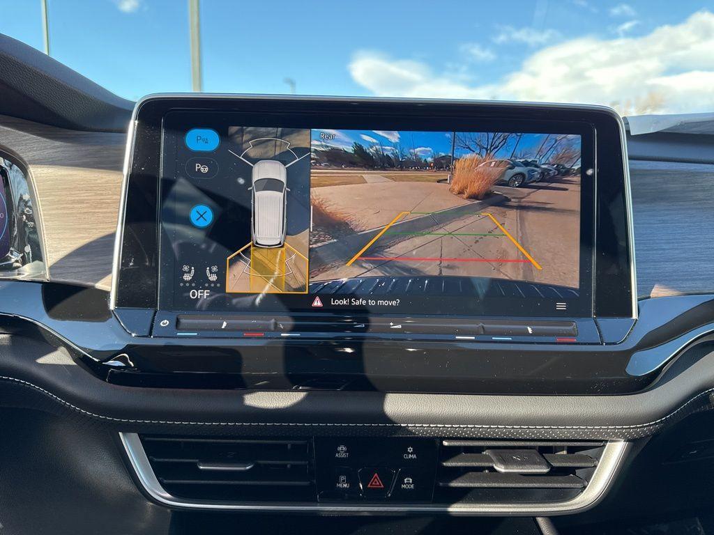 new 2026 Volkswagen Atlas car, priced at $51,876