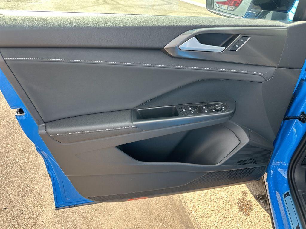 new 2025 Volkswagen Taos car, priced at $29,008