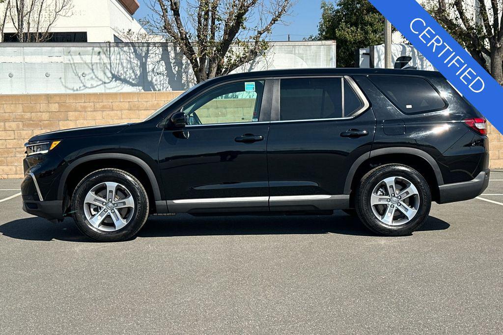 used 2025 Honda Pilot car, priced at $41,282