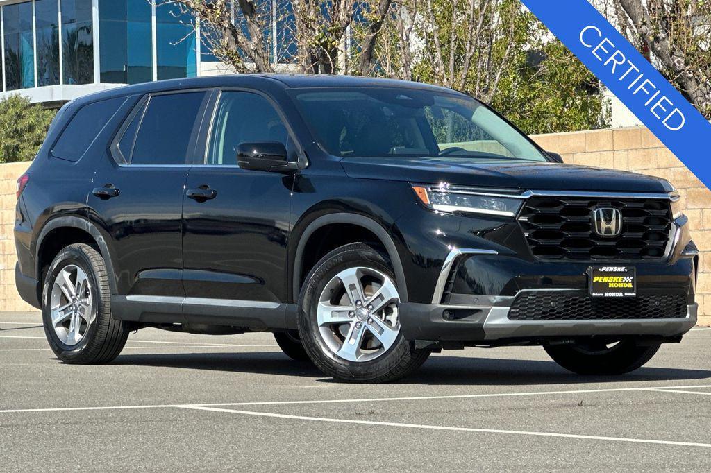 used 2025 Honda Pilot car, priced at $41,282
