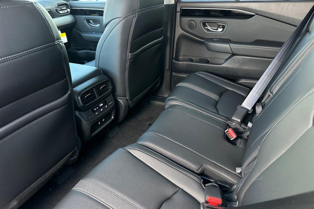 new 2026 Honda Pilot car, priced at $45,990