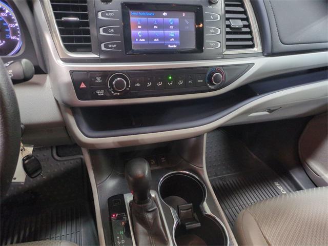 used 2015 Toyota Highlander car, priced at $15,888